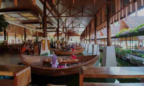10 Rumah Makan dengan Pemandangan Indah di Wilayah Bandung: Rekomendasi Kuliner dengan View Menakjubkan
